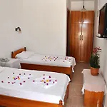 Gloriatibi Jarra Hotel 2*