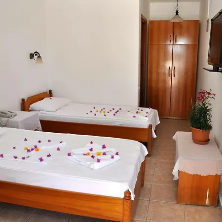 Gloriatibi Jarra Hotel 2*