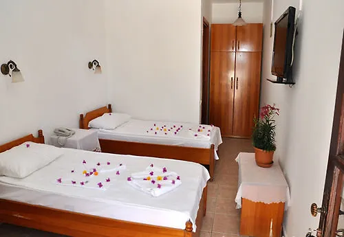 Gloriatibi Jarra Hotel 2*