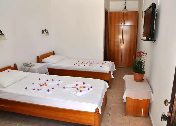 Gloriatibi Jarra Hotel 2*